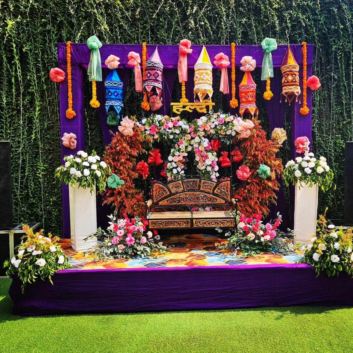Traditional Decor Stage