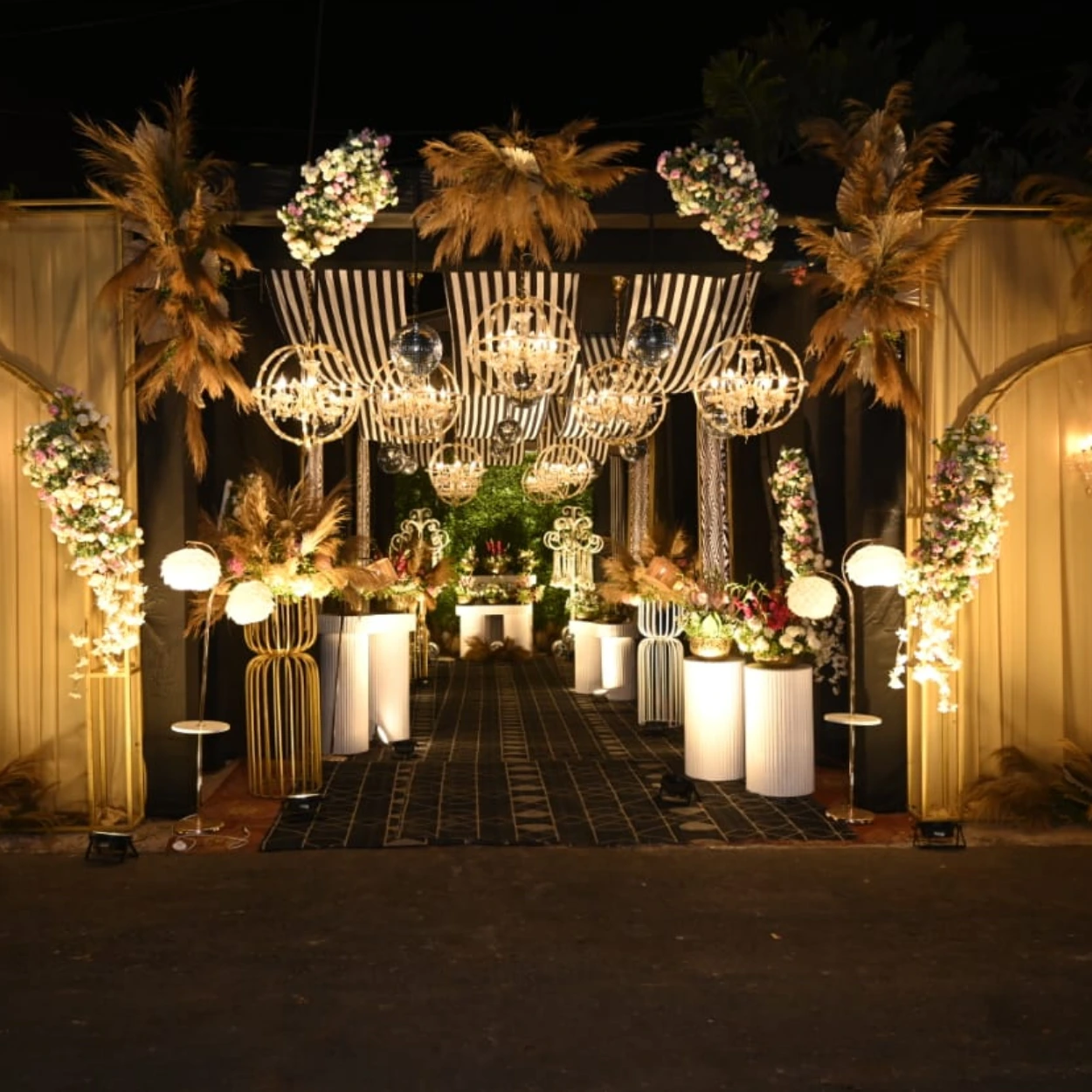 Royal Welcome